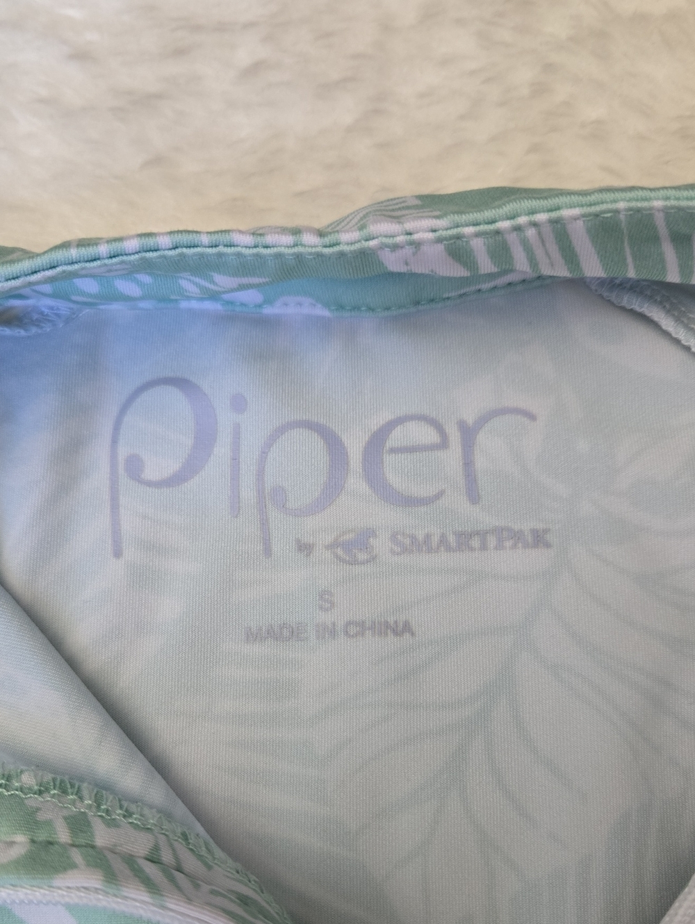 Piper Rash Guard, Girls Size Small - Picture 2 of 13